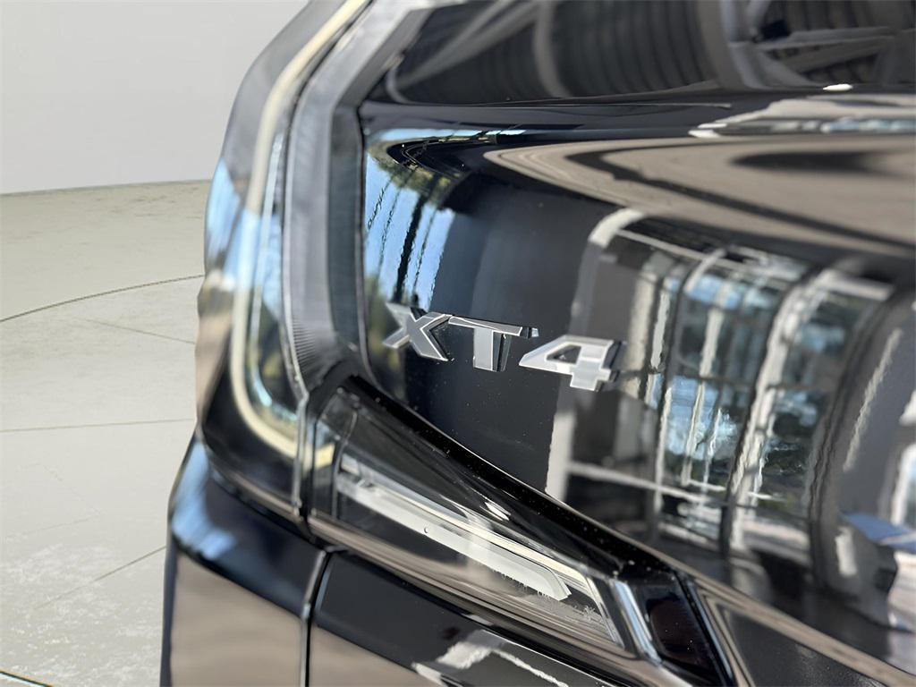 used 2022 Cadillac XT4 car, priced at $28,290
