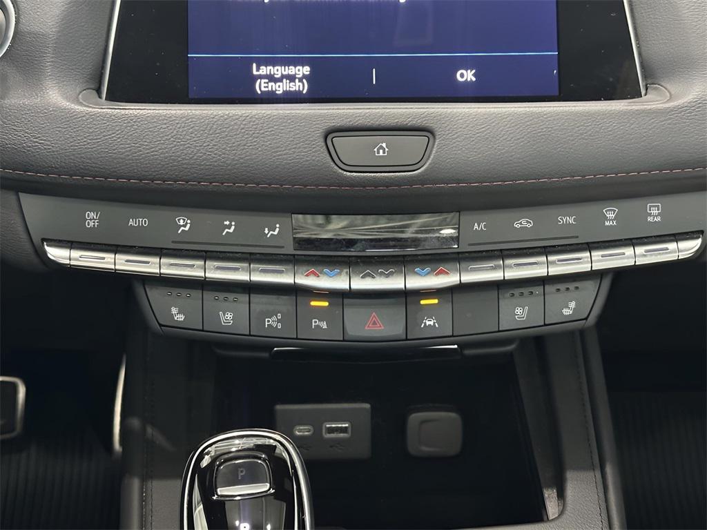 used 2022 Cadillac XT4 car, priced at $28,290