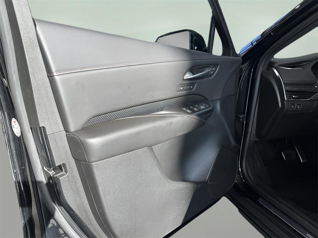 used 2022 Cadillac XT4 car, priced at $28,290