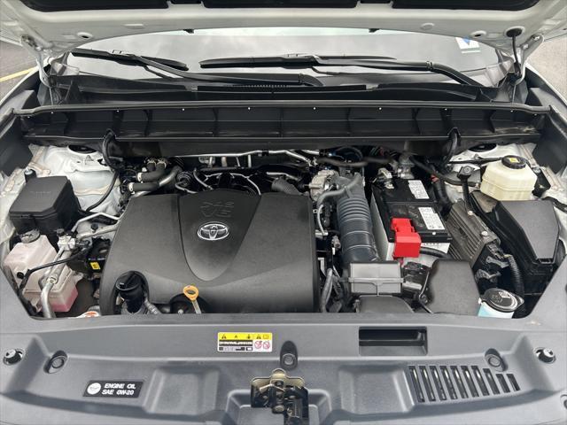 used 2022 Toyota Highlander car, priced at $35,647