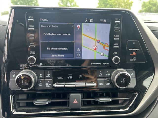 used 2022 Toyota Highlander car, priced at $35,647
