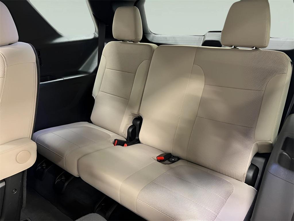 used 2023 Chevrolet Traverse car, priced at $32,623
