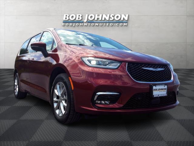 used 2023 Chrysler Pacifica car, priced at $33,699