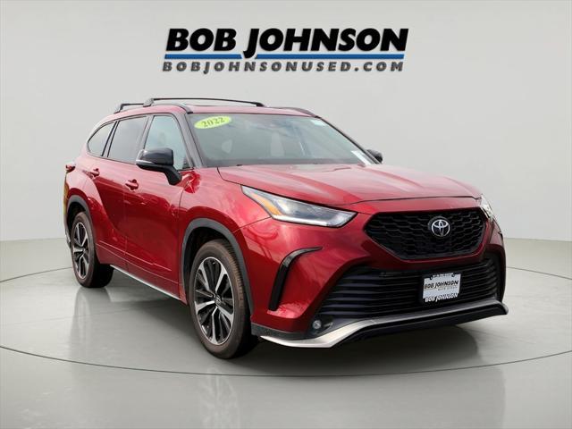 used 2022 Toyota Highlander car, priced at $36,558