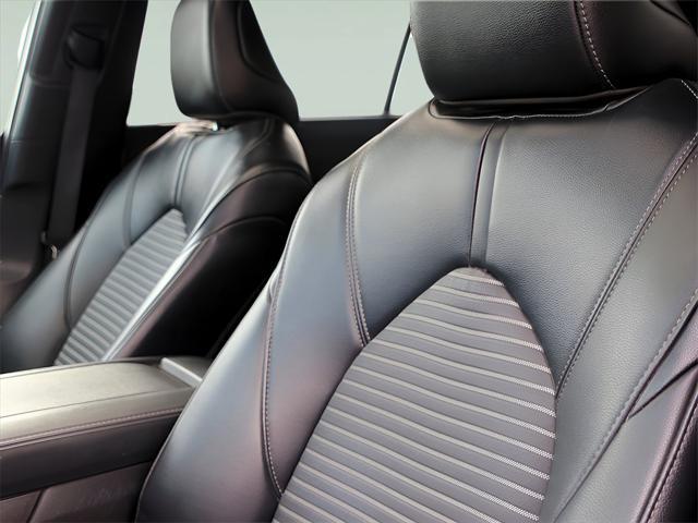 used 2022 Toyota Highlander car, priced at $35,358
