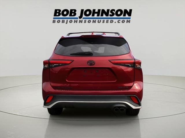 used 2022 Toyota Highlander car, priced at $35,358