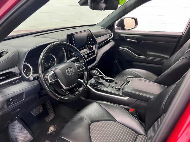 used 2022 Toyota Highlander car, priced at $35,958