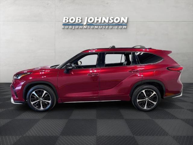 used 2022 Toyota Highlander car, priced at $35,958