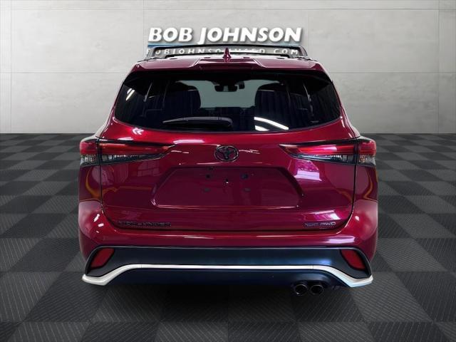 used 2022 Toyota Highlander car, priced at $35,958