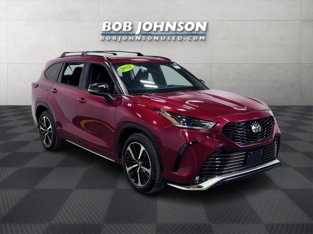 used 2022 Toyota Highlander car, priced at $35,958