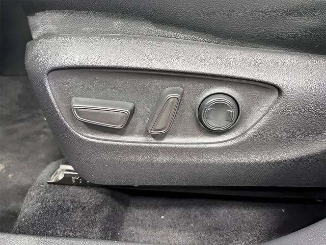 used 2022 Toyota Highlander car, priced at $35,958