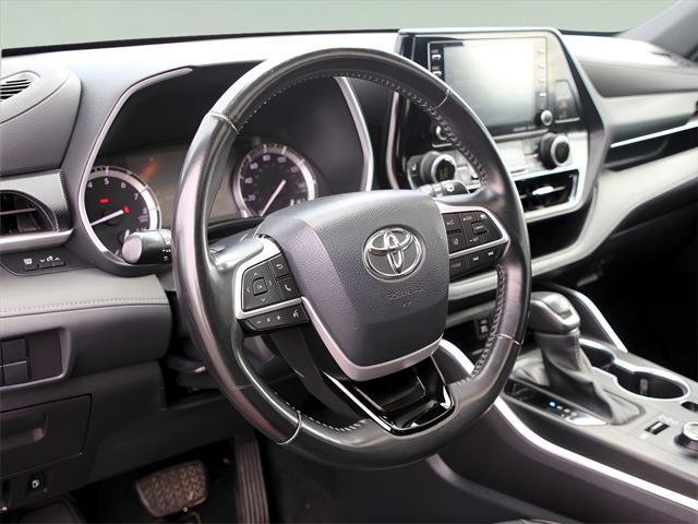 used 2022 Toyota Highlander car, priced at $35,358