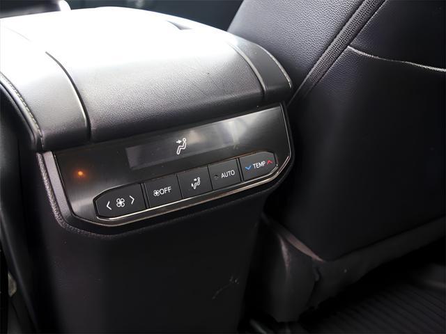 used 2022 Toyota Highlander car, priced at $35,358