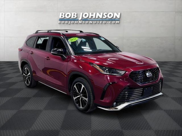 used 2022 Toyota Highlander car, priced at $35,958