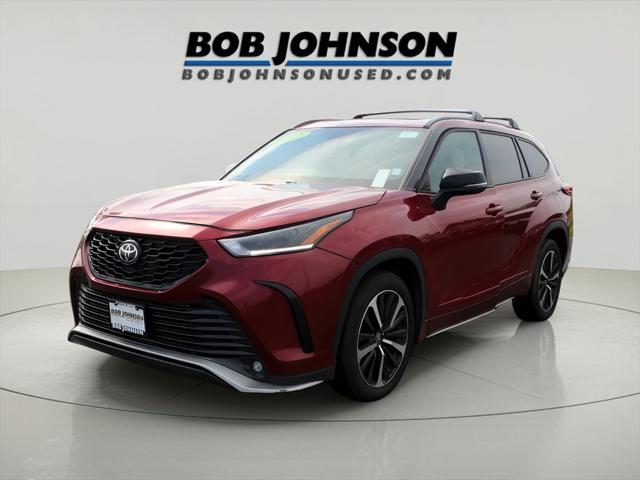 used 2022 Toyota Highlander car, priced at $35,358