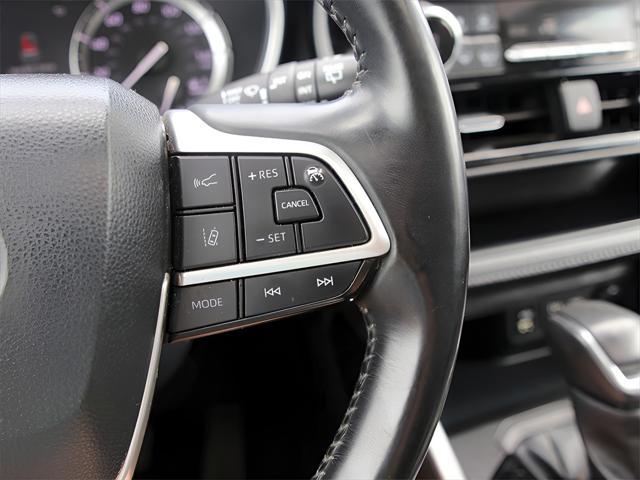 used 2022 Toyota Highlander car, priced at $35,358