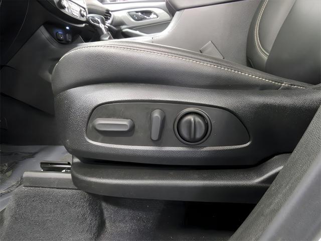 used 2023 Chevrolet Traverse car, priced at $35,249