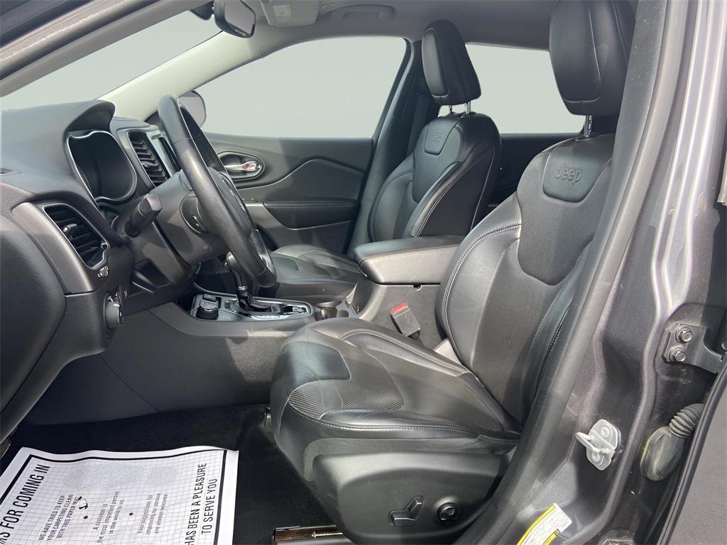 used 2019 Jeep Cherokee car, priced at $17,465