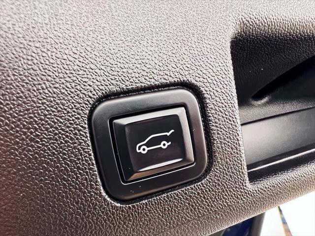 used 2022 Chevrolet Equinox car, priced at $23,428