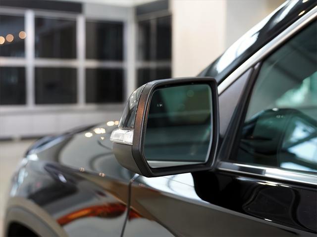 used 2022 Chevrolet Traverse car, priced at $31,923