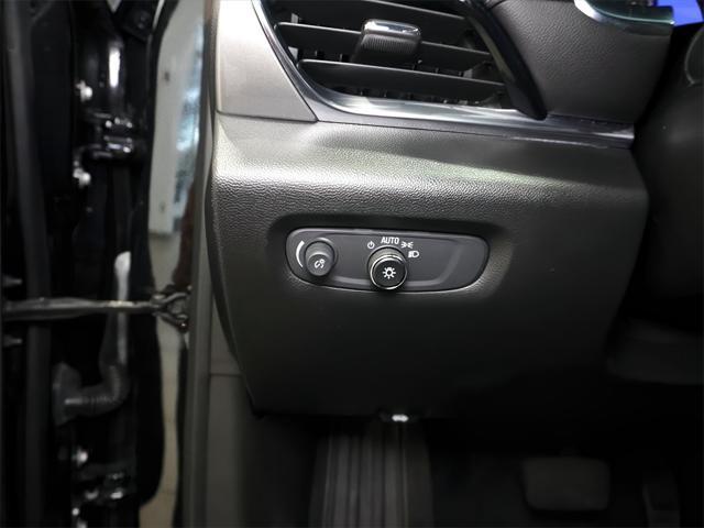 used 2022 Chevrolet Traverse car, priced at $31,923