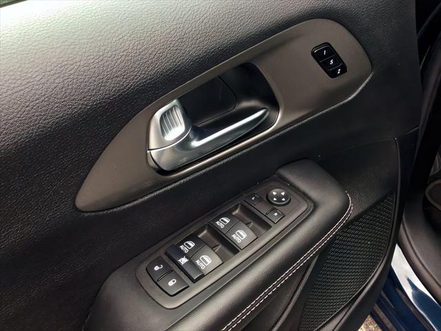 used 2025 Chrysler Pacifica car, priced at $39,086