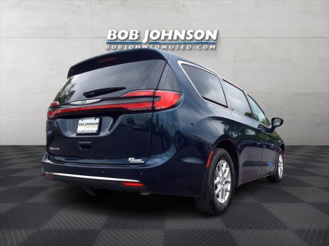 used 2025 Chrysler Pacifica car, priced at $39,086