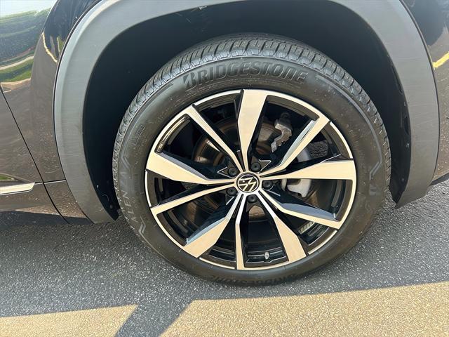 used 2024 Volkswagen Atlas car, priced at $45,907