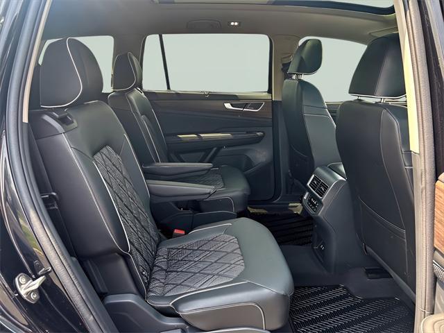 used 2024 Volkswagen Atlas car, priced at $44,907