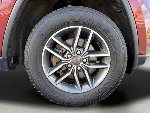 used 2020 Jeep Grand Cherokee car, priced at $23,379