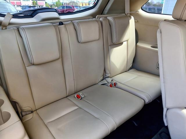 used 2018 Toyota Highlander car, priced at $25,995