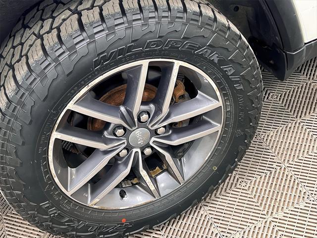 used 2017 Jeep Grand Cherokee car, priced at $15,364