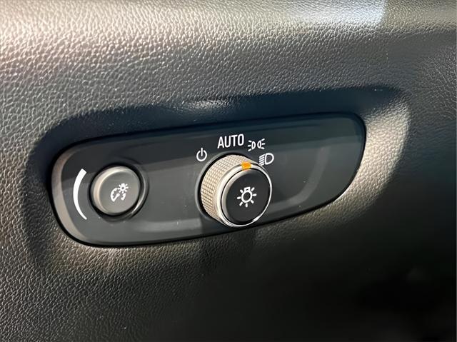 used 2023 Chevrolet Traverse car, priced at $31,000