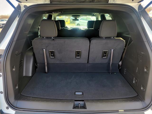 used 2023 Chevrolet Traverse car, priced at $32,528