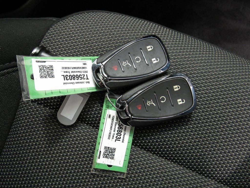 used 2023 Chevrolet Traverse car, priced at $32,471