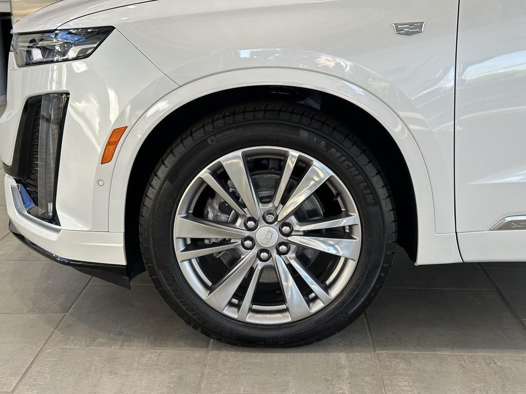 used 2025 Cadillac XT6 car, priced at $49,592