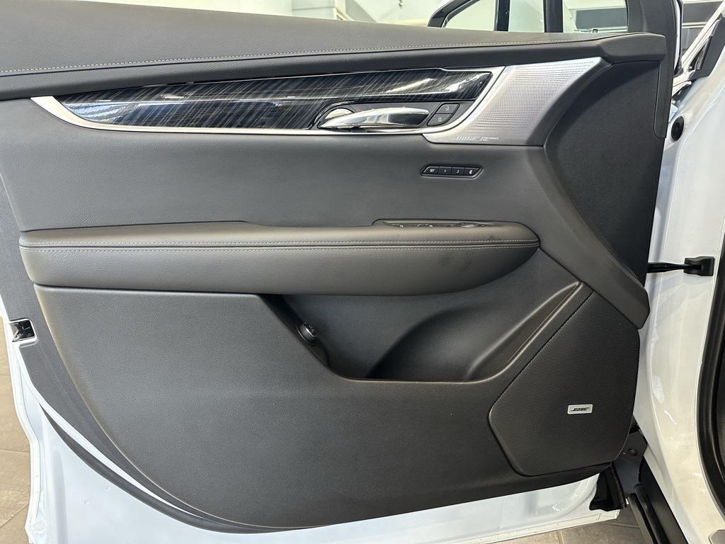 used 2025 Cadillac XT6 car, priced at $49,592