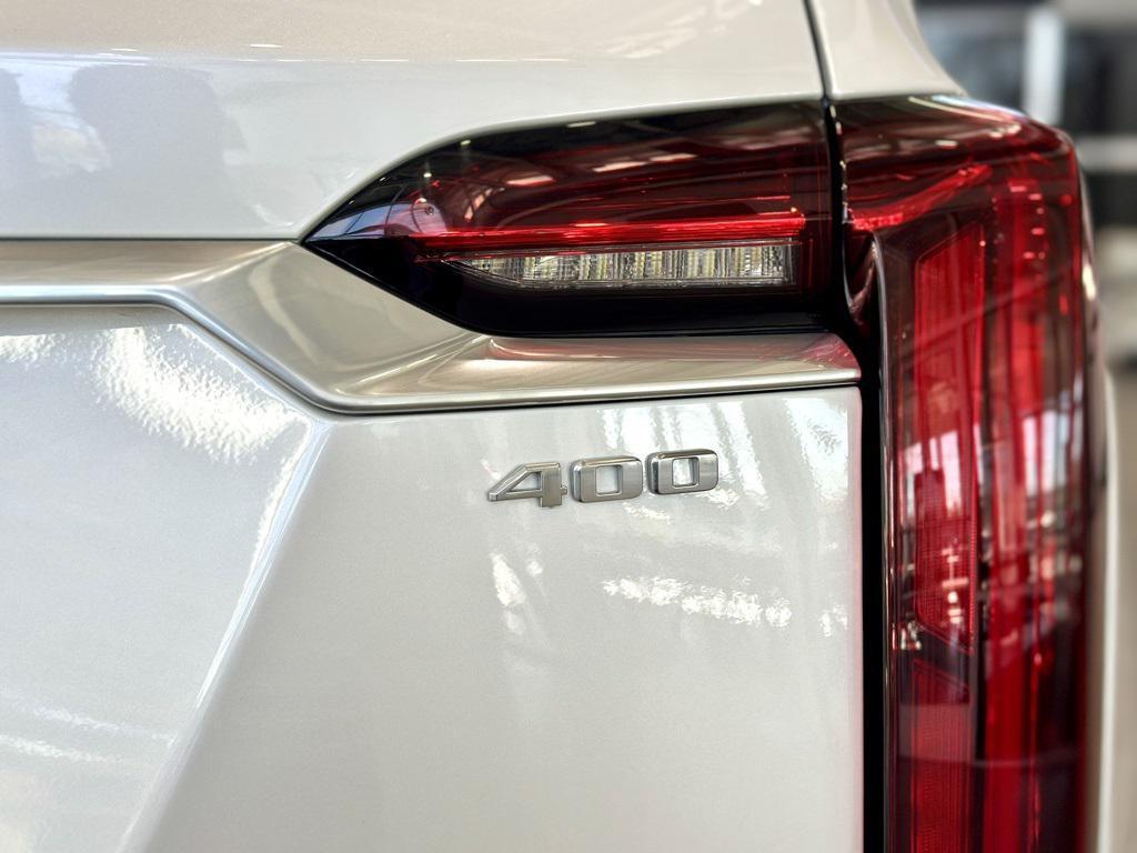 used 2025 Cadillac XT6 car, priced at $49,592