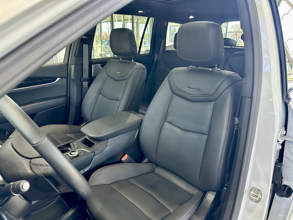 used 2025 Cadillac XT6 car, priced at $49,592