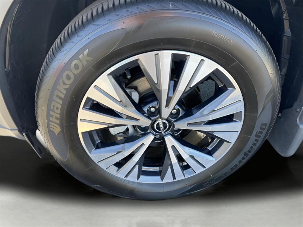 used 2022 Nissan Rogue car, priced at $26,432