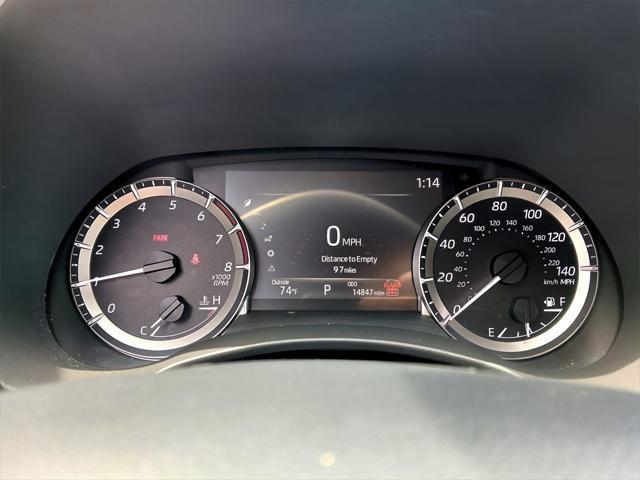 used 2024 Toyota Highlander car, priced at $42,995