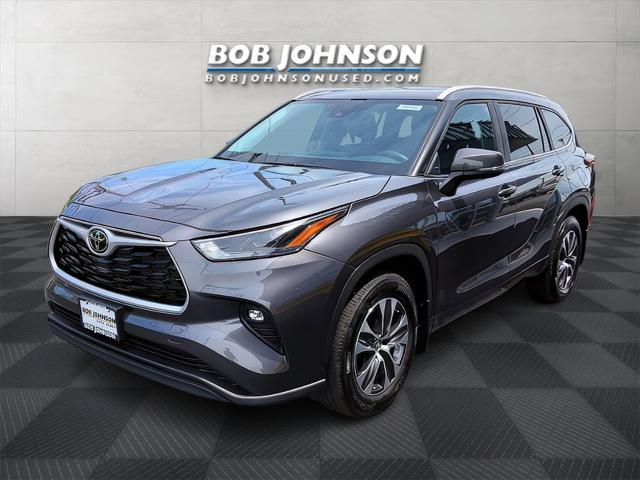 used 2024 Toyota Highlander car, priced at $42,995