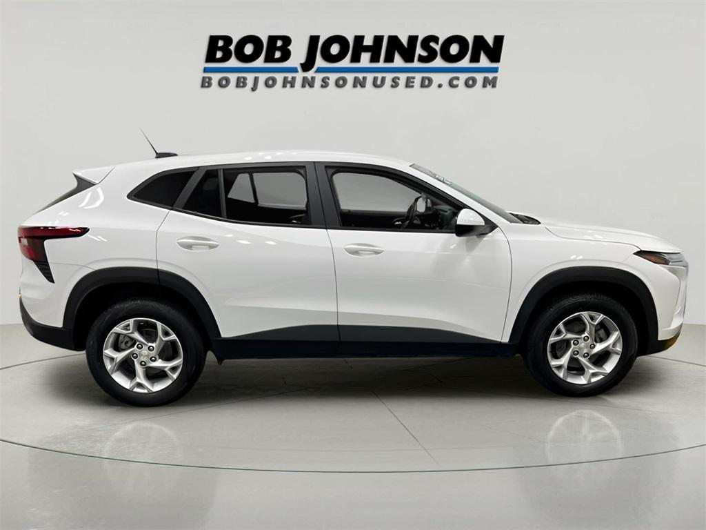 used 2024 Chevrolet Trax car, priced at $19,461