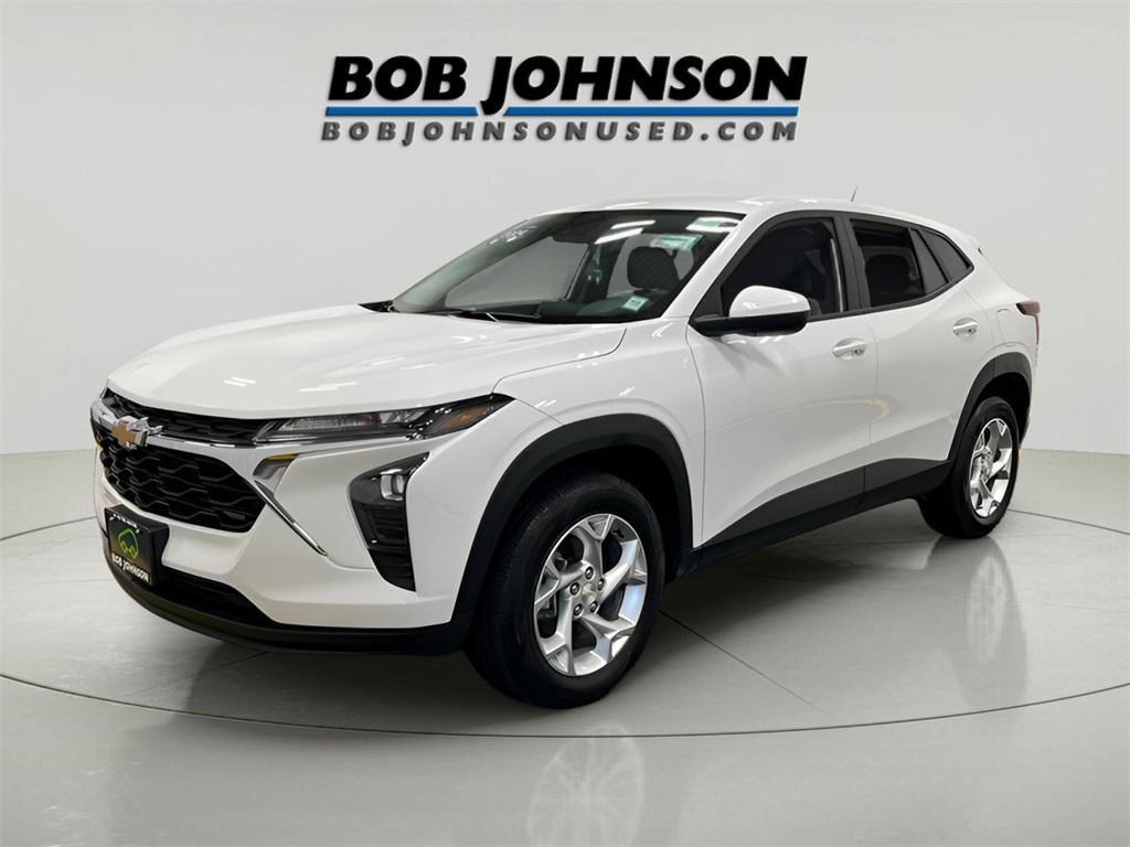 used 2024 Chevrolet Trax car, priced at $19,461