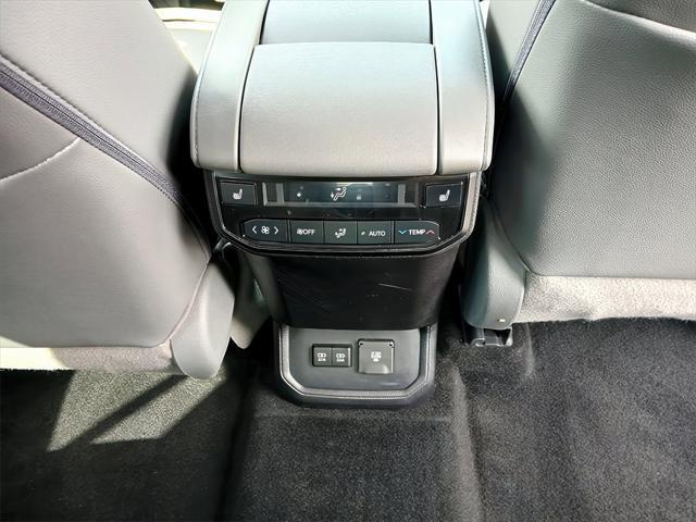 used 2021 Toyota Highlander car, priced at $39,499