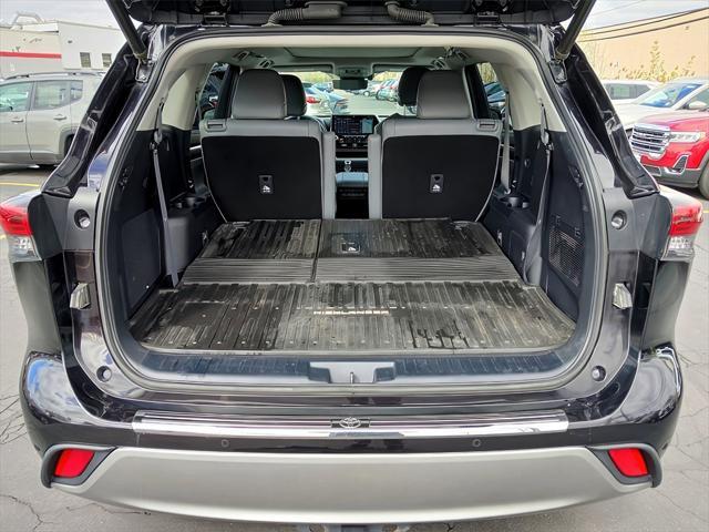 used 2021 Toyota Highlander car, priced at $39,499