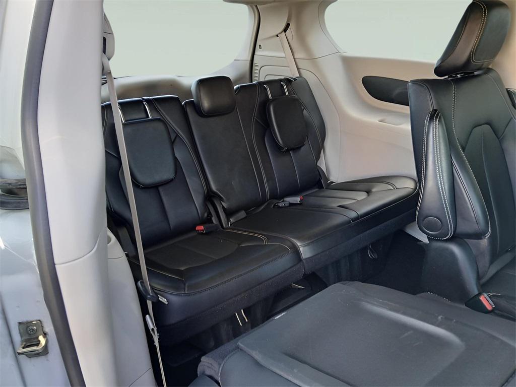 used 2024 Chrysler Pacifica Hybrid car, priced at $29,080