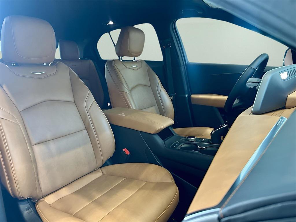 used 2025 Cadillac XT4 car, priced at $45,498