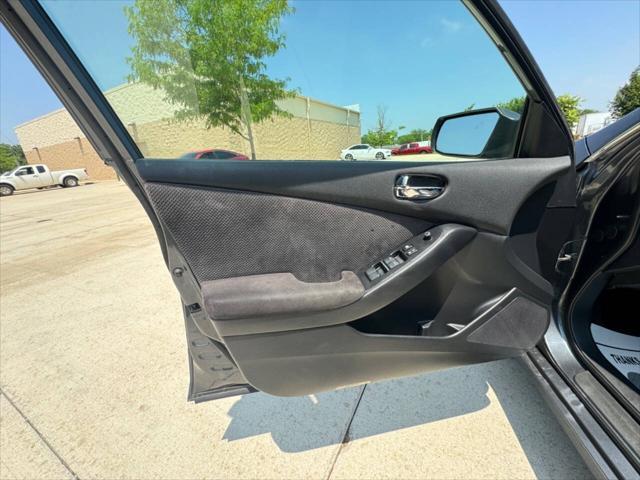 used 2007 Nissan Altima car, priced at $3,995