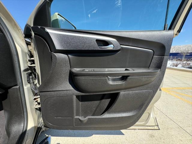 used 2010 Chevrolet Traverse car, priced at $6,995